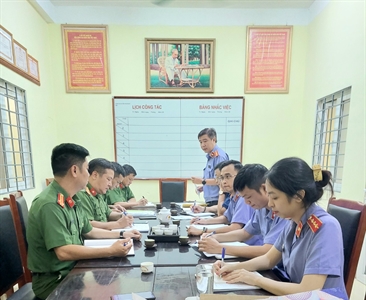 Viện KSND huyện Hoài Đức tiến hành kiểm sát trực tiếp việc tạm giữ, tạm giam...